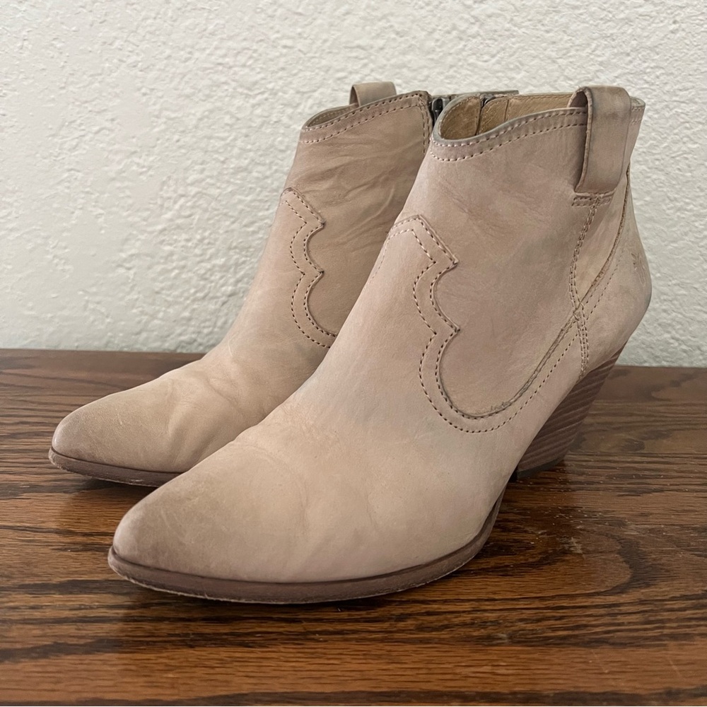 Frye Reina Boots Size 9